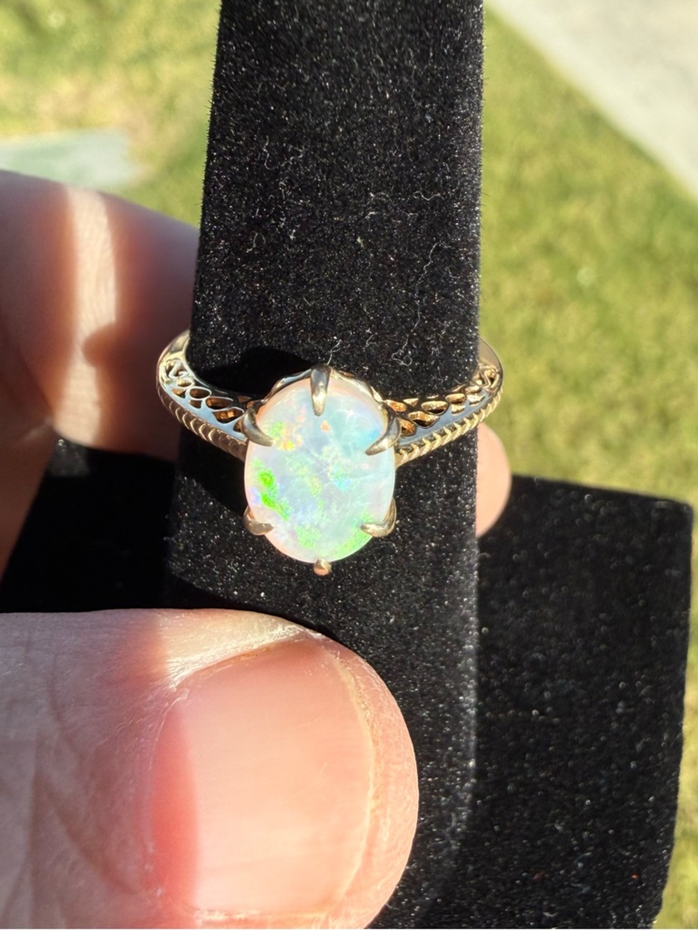 14 k Gold Opal Oval Solitaire Ring - Australian blue green Coober Pedy - Picture 8 of 13